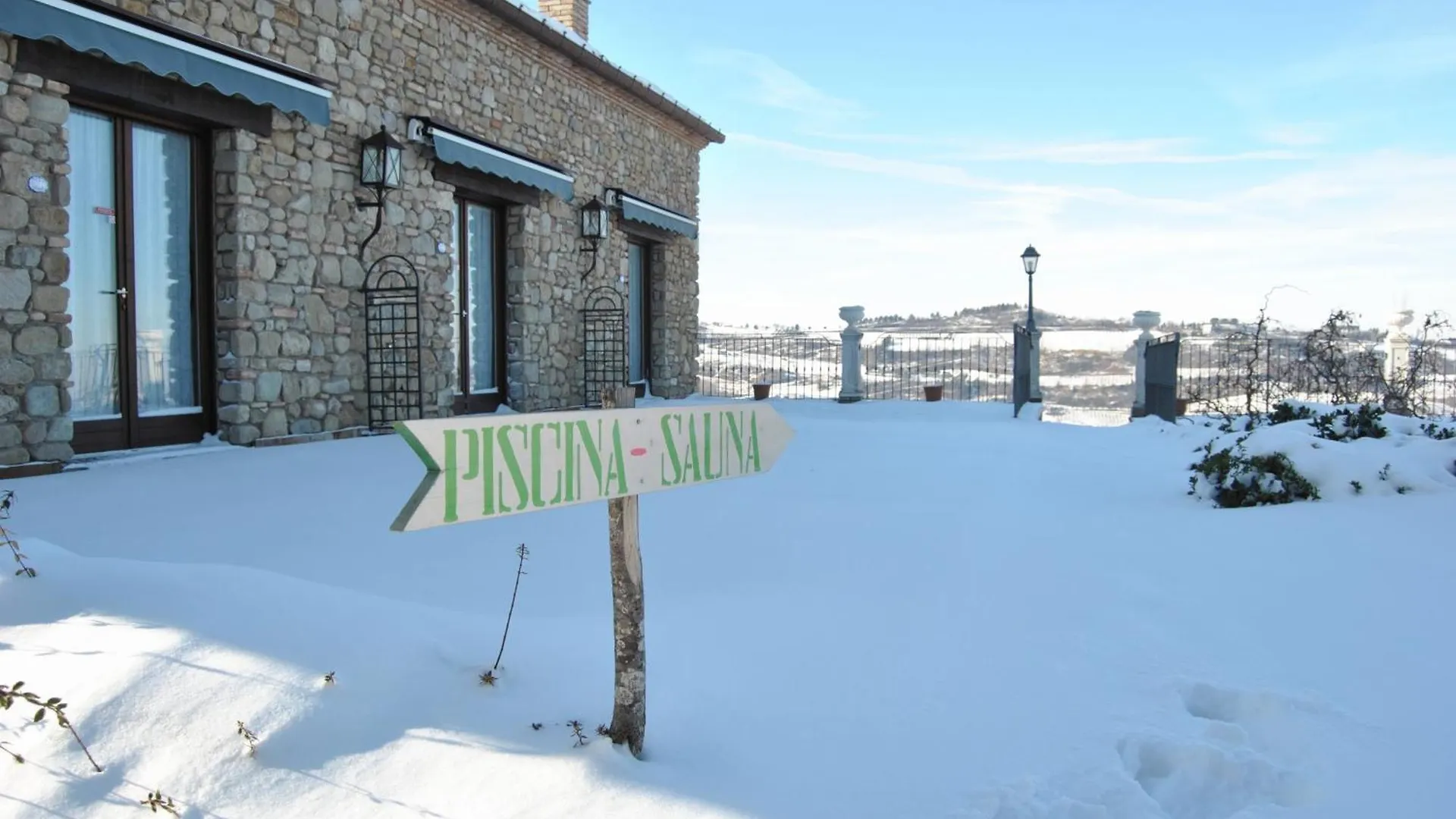 I Quattro Passeri Country House Santa Paola 0*,  Italy