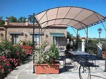 I Quattro Passeri Country House Santa Paola 0*,