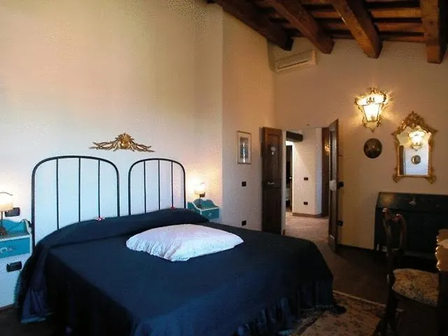 I Quattro Passeri Country House Santa Paola 0*,  Italy